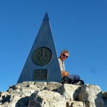 Alfred on top of 2667 meters high Guadalupe Peak which is the tallest mountain of Texas